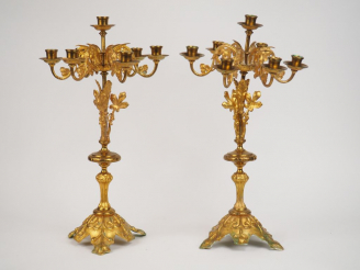Vente aux enchères Paire de candélabres Napoléon III en métal doré, éclairant à sept lumi