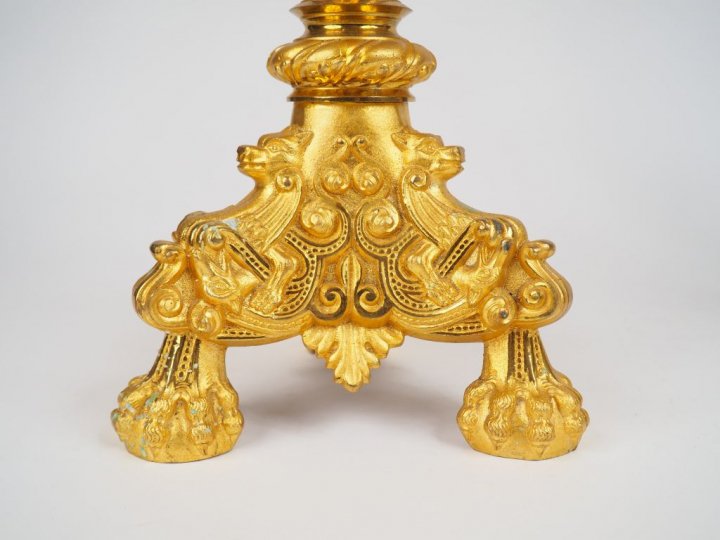 Paire de candélabres Napoléon III en métal doré, éclairant à sept lumi