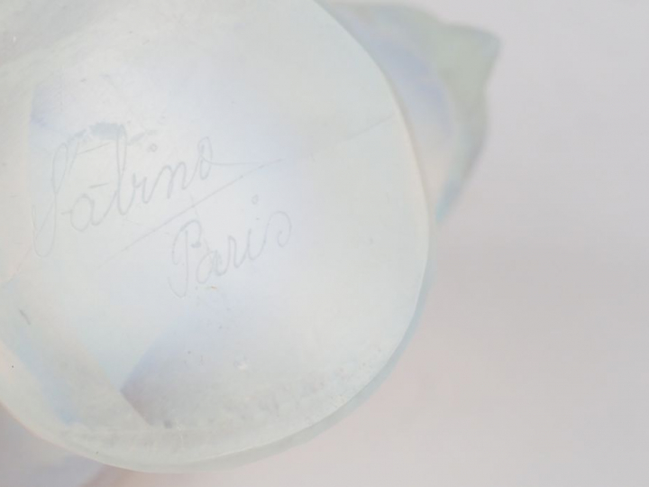 SABINO. Dix différents sujets en verre opalescent. Signés