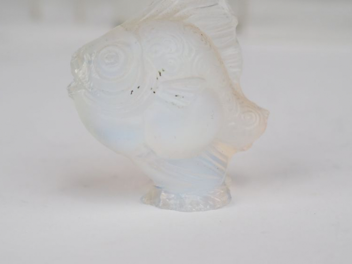 SABINO. Dix différents sujets en verre opalescent. Signés