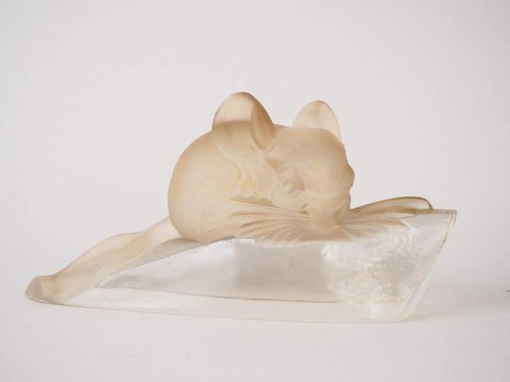 	Sculpture Art déco en verre ou cristal  « Souris » Dim. 13 x 22,5 cm