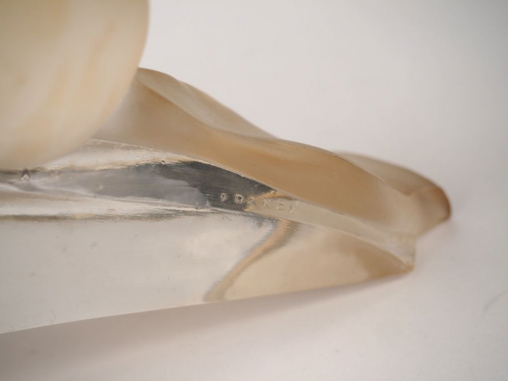 	Sculpture Art déco en verre ou cristal  « Souris » Dim. 13 x 22,5 cm