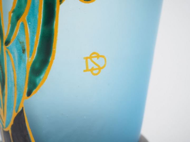 	Vase Art Déco en verre émaillé, à décor de fleurs, bleu, jaune et ver