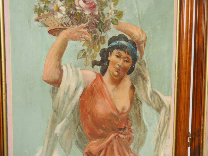 Paravent de style Art Nouveau à quatre brins à décor peint de jeunes f