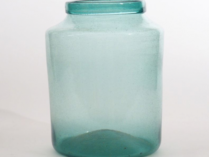 Bocal en verre bleu de la Grésigne. ?  H. 27 cm
