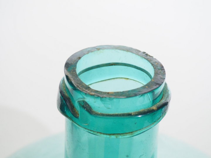 Grande bonbonne XVIIIème XIXème en verre soufflé.  H. 54 cm