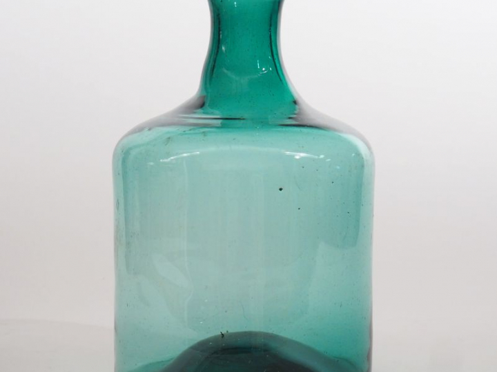 Bocal XIXème en verre soufflé.  H. 32 cm