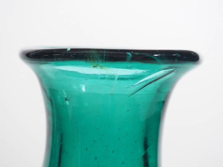 Bocal XIXème en verre soufflé.  H. 32 cm