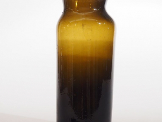 Vente aux enchères Bocal à truffe XIXème en verre soufflé et fumé.  H. 23 cm