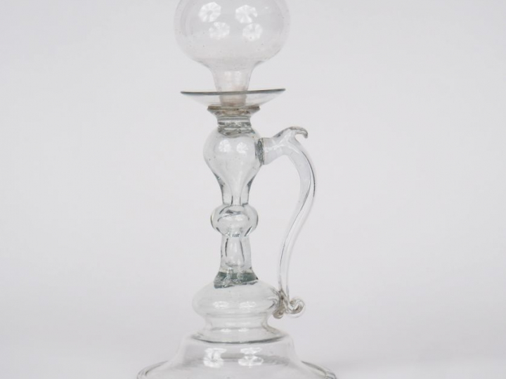 Un chandelier en verre soufflé XVIIIème.  H. 27,5 cm