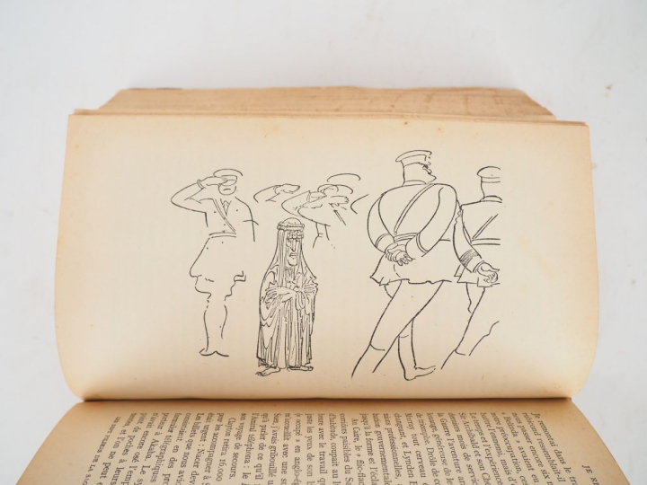 LAWRENCE (T.E). Les sept piliers de la sagesse. Un triomphe. Traductio