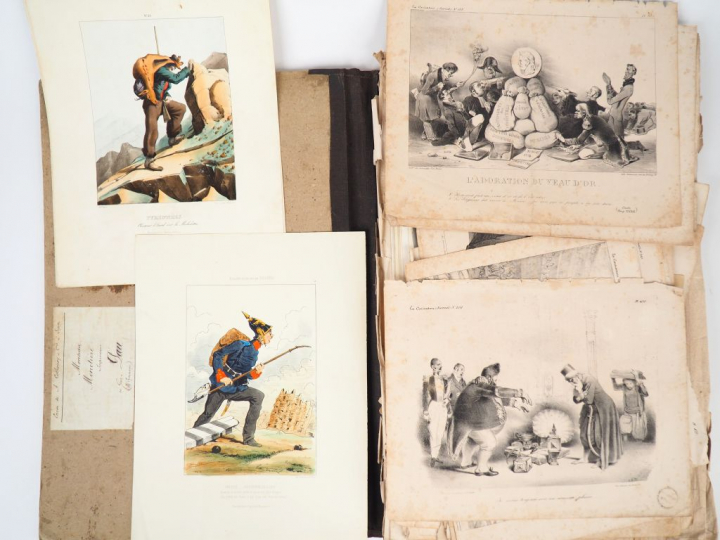 LOT DE GRAVURES. Costumes des Anciens Peuples. 3 cahiers in-4 brochés.