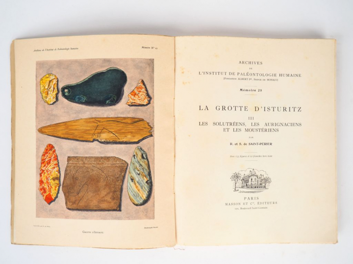 SAINT-PERIER. La Grotte d'Isturitz. III. Les Solutréens, Les Aurignaci