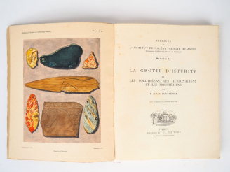 Vente aux enchères SAINT-PERIER. La Grotte d'Isturitz. III. Les Solutréens, Les Aurignaci