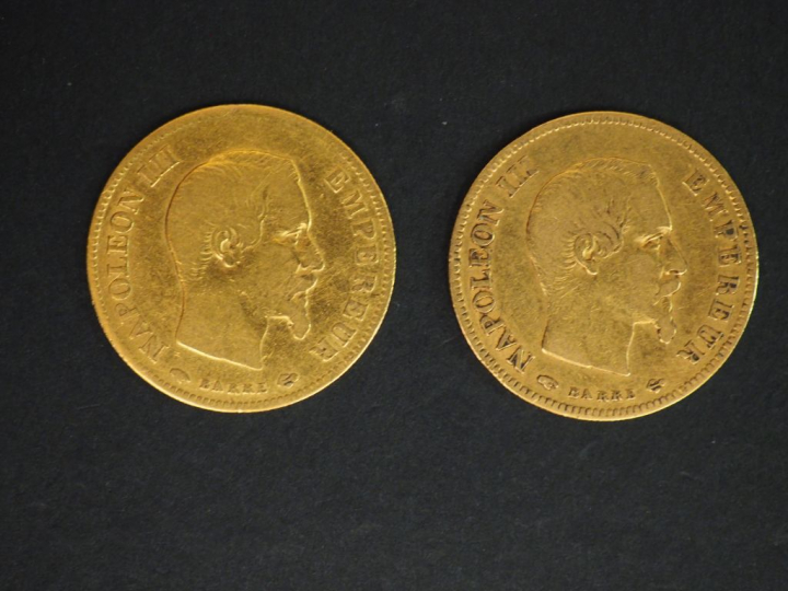 2 pièces de 10 francs or (1855, 1856). FRAIS ACHETEURS : 5% TTC