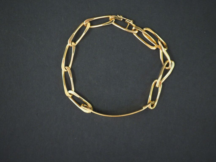 Gourmette en or jaune.  Long. 21 cm Poids. 16,80 g (non gravée, à char