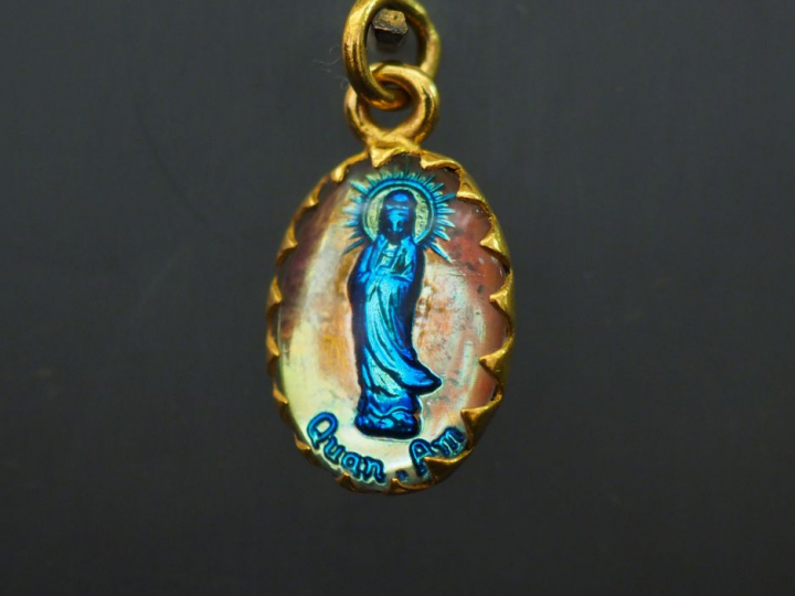Médaille religieuse monture or jaune. Poids tel. 5,34 g