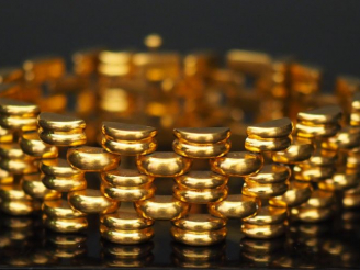 Vente aux enchères Bracelet en or 1940, maille tank.  Poids. 46 g