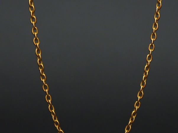 Collier en or.  Poids : 7,04 g