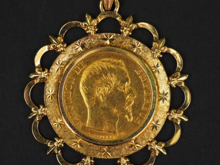 Pendentif en or avec pièce de 20 francs or.  Poids : 12,95 g