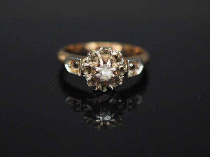 Bague 1900 en or jaune et diamant taillé en rose