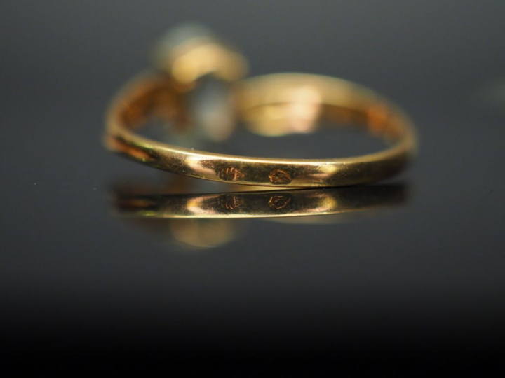 Bague en or jaune et aigue marine.  Poids tel : 1,57 g