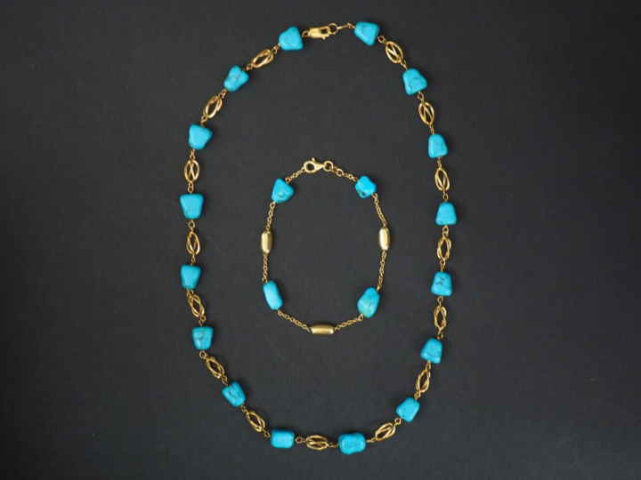 Collier en or jaune et turquoises. Long. 45 cm Poids tel. 17,28 g Brac
