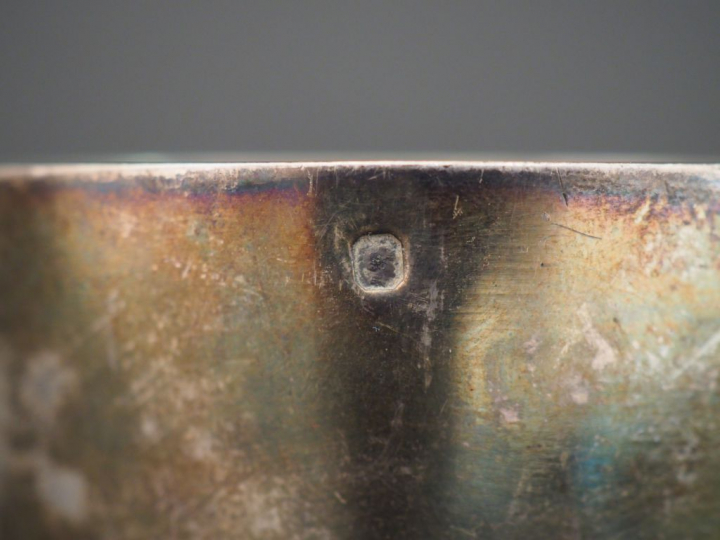 Timbale Art Nouveau en argent, poinçon Minerve. Poids : 128 g