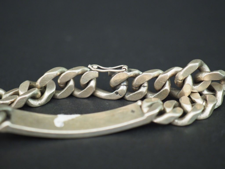 Gourmette en argent Poids : 60 g