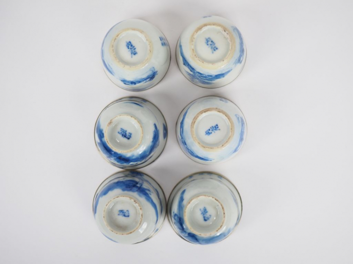 Ensemble de porcelaines de Hué comprenant : 2 sorbets, 6 coupes à alco