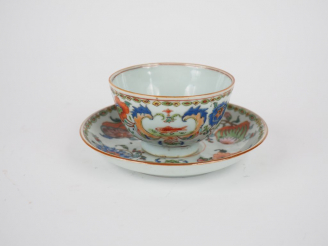 Vente aux enchères Coupe présentoir en porcelaine, modèle pompadour.  Chine, XVIIIème siè