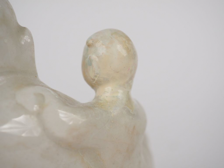 Chine, vers 1920, Groupe en porcelaine de Chine "buddaï" acompagné d'e