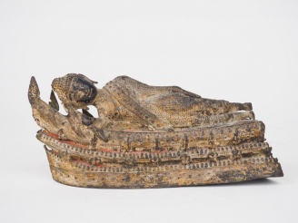 Vente aux enchères Groupe en bronze anciennement laqué et doré représentant bouddha allon