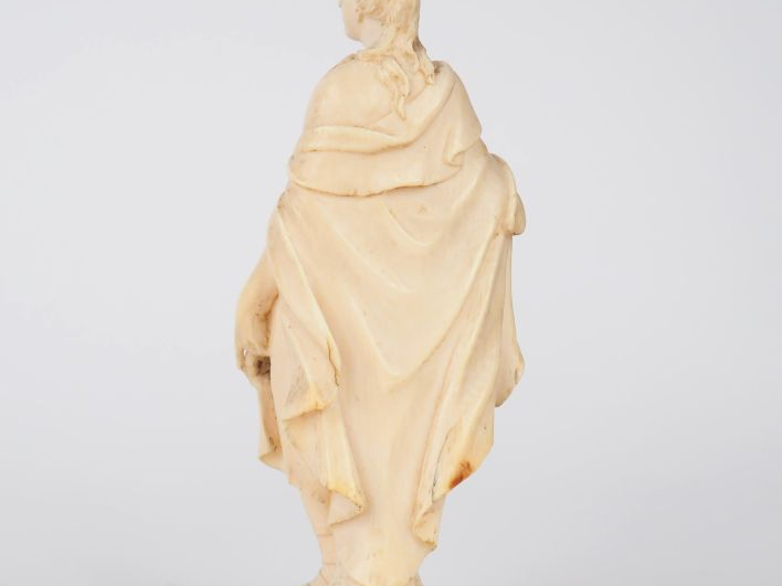 Sujet en ivoire de Dieppe XIXème "jeune musicienne couronnée" (petits 