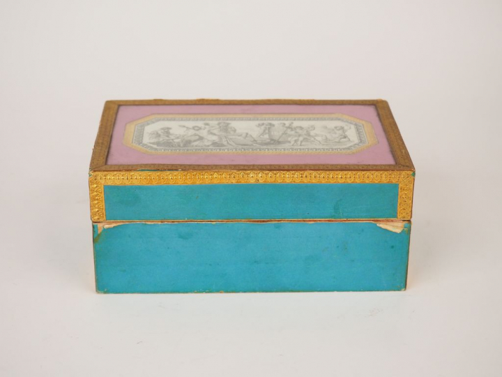 Boîte à bijoux Charles X en carton polychrome ornée d'une gravure repr