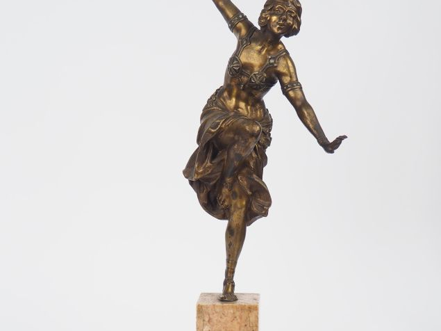 Sculpture début Xxème en bronze. "Danseuse de ballet russe". Socle en 