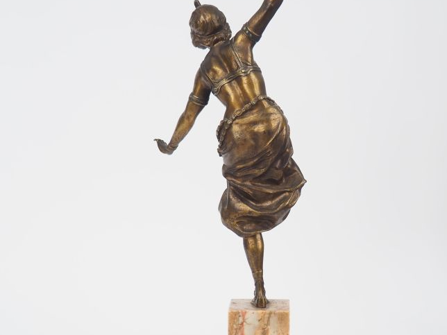 Sculpture début Xxème en bronze. "Danseuse de ballet russe". Socle en 