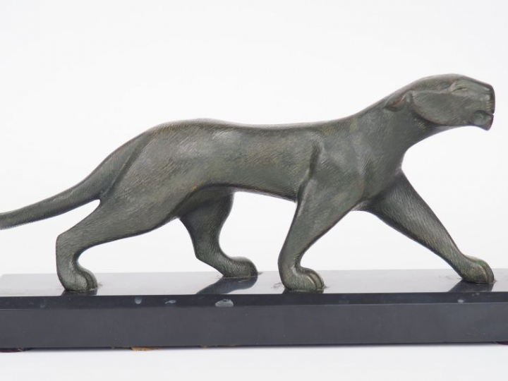 MICHEL DECOUX. "Panthère". Sujet en bronze à patine verte. Signé sur l