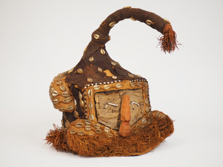 Masque Salampasu. République démocratique du Congo.  Dim : 35 x 28 cm.