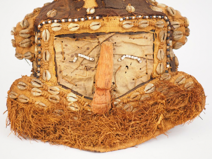 Masque Salampasu. République démocratique du Congo.  Dim : 35 x 28 cm.