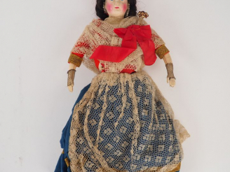 Vente aux enchères Poupée 1870/1880 à tête buste d'Allemagne aux yeux peints corps en pea