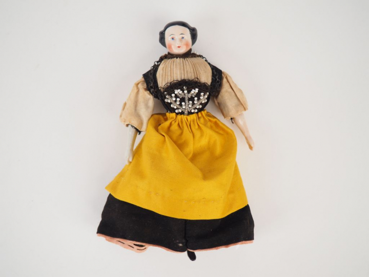 Petite poupée de maison de poupée ou de théâtre en porcelaine allemand