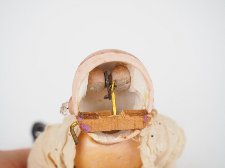 STEINER. "Bébé". C 4/10. Système Bourooin. Marqué au tampon rouge à l'