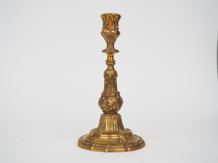 Bougeoir Napoléon III de style Louis XV en bronze doré à décor de fleu