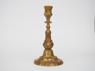 Vente aux enchères Bougeoir Napoléon III de style Louis XV en bronze doré à décor de fleu