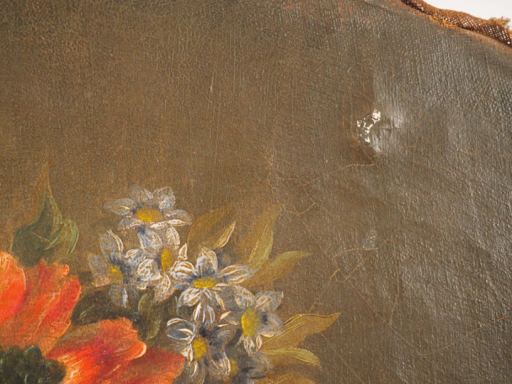 Ecole française XIXème. "Bouquet de fleur en médaillon". Huile sur toi