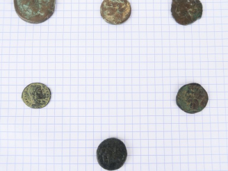 Vente aux enchères Lot de six monnaies de Carthage en bronze.