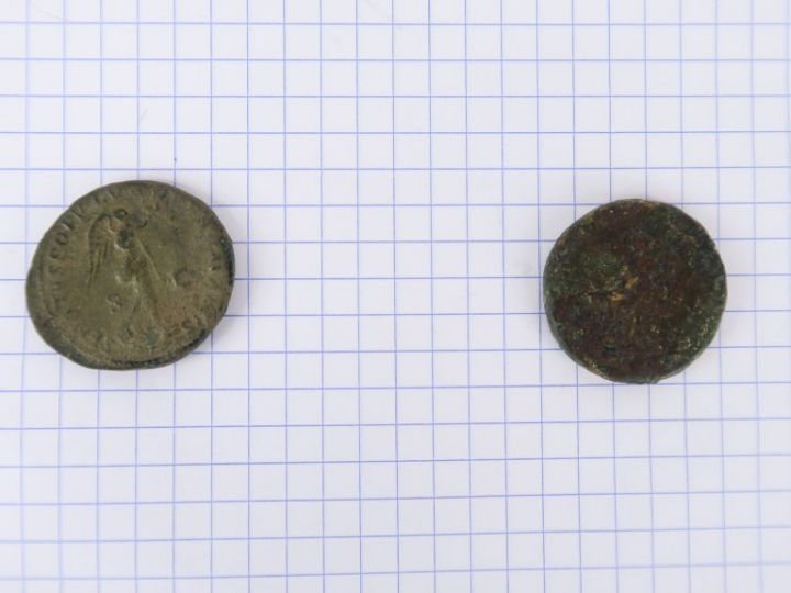 Trajan (98-117 apr. J.-C.), lot de deux as dont R/ SENATVS POPVLVSQUE 