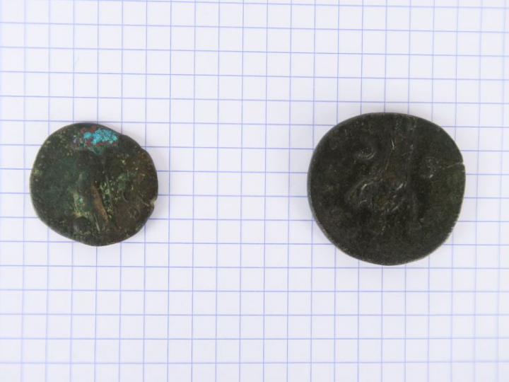 Hadrien (117-138 apr. J.-C.), lot de deux as, TB.