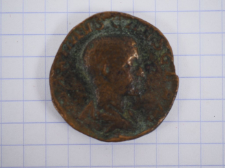 Vente aux enchères Maxime, sesterce, R/ PIETAS AVG. TB.